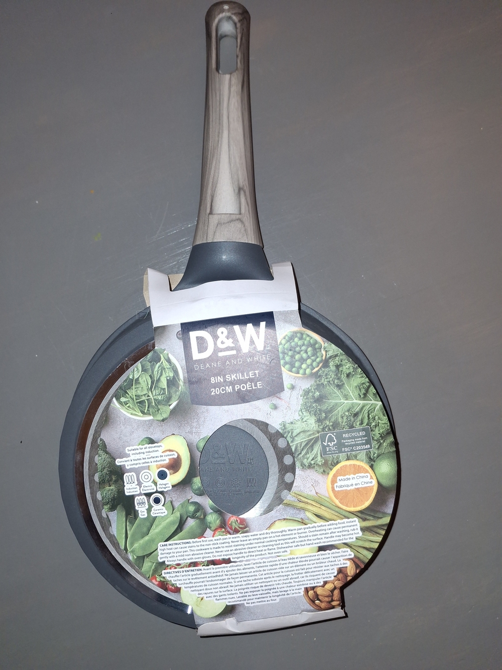 8in Nonstick Skillet in Black Speckled with Wood-Effect Handle - Picture 2 of 3